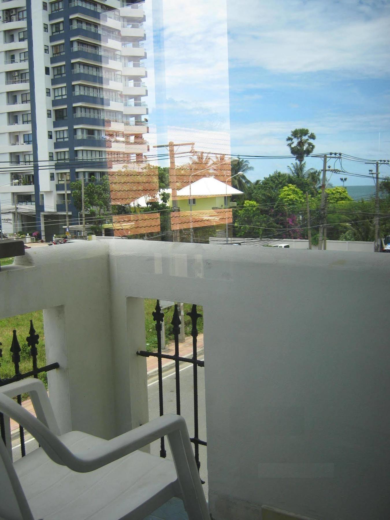Baan Talay Hotel Pattaya Luaran gambar