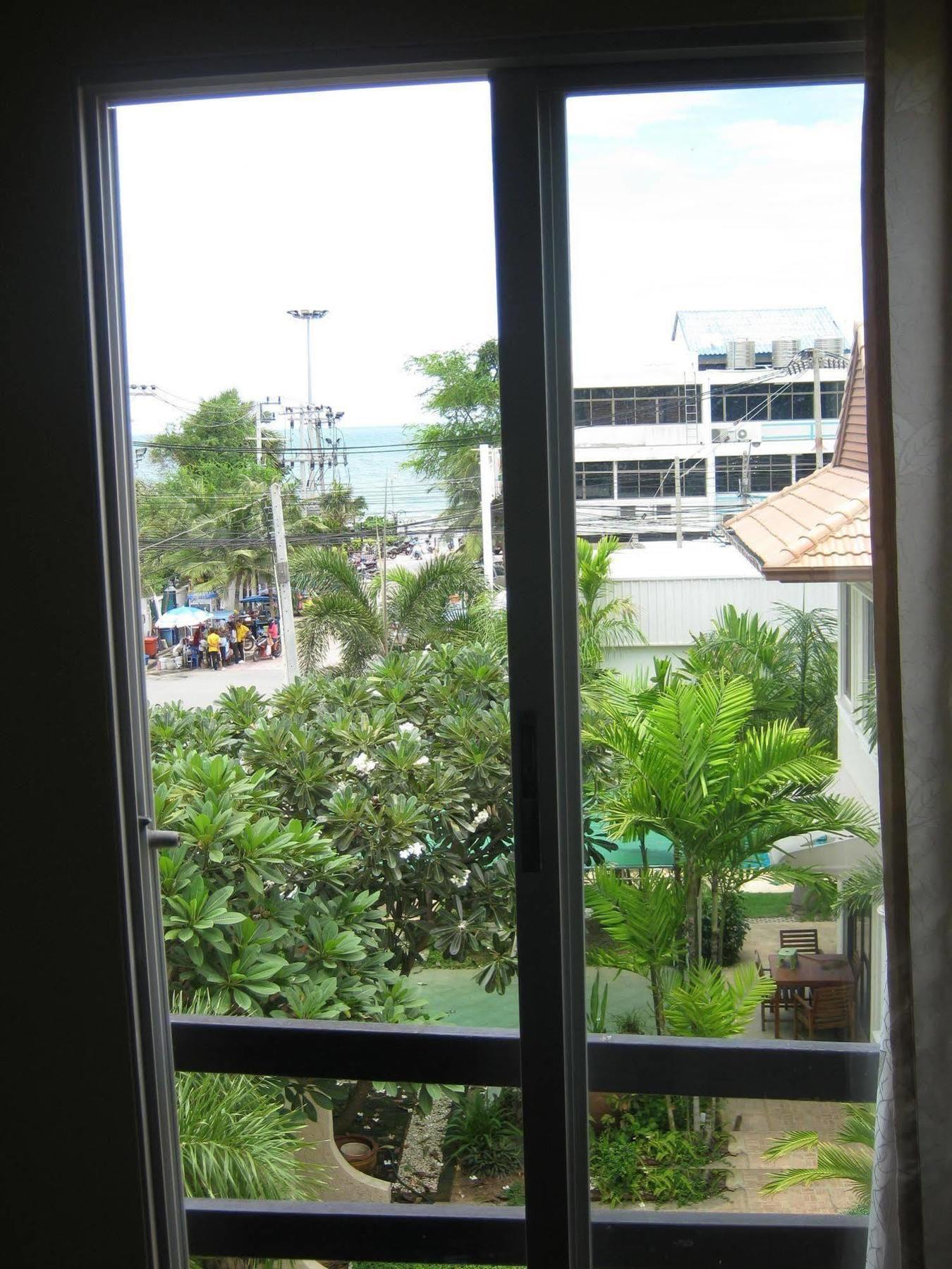 Baan Talay Hotel Pattaya Luaran gambar